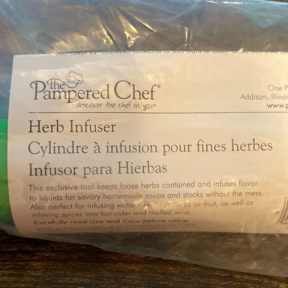 Pampered Chef Herb Infuser
